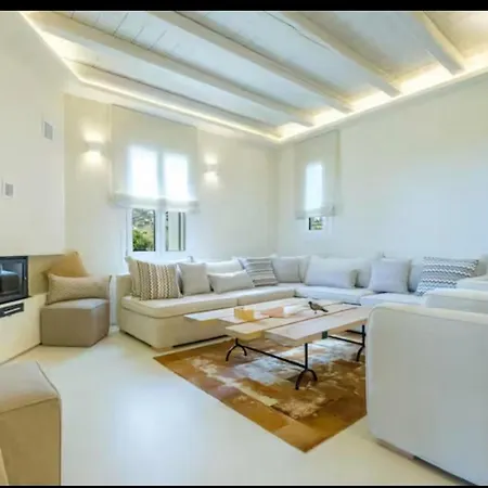 Vakantiehuis Andros Royal Vila Koumari