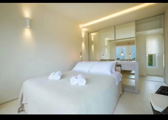 Andros Royal Vila * Koumari